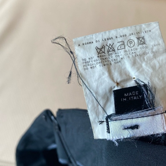 Vintage Dolce & Gabbana black skirt. Size 48 - Picture 8 of 16